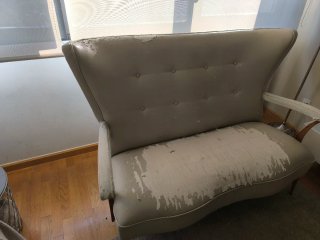 Sofá 2 plazas beige madera para retapizar