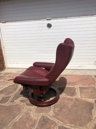 Butaca Stressless Roja Piel Giratoria