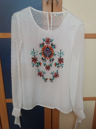 Blusa Blanca Bordada Talla S