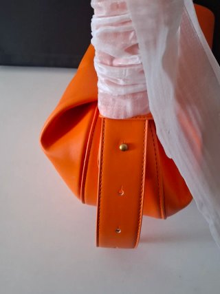 Bolso Moschino Naranja y Dorado