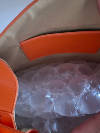 Bolso Moschino Naranja y Dorado
