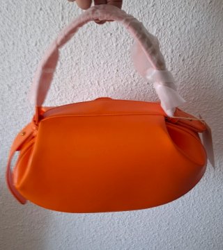 Bolso Moschino Naranja y Dorado