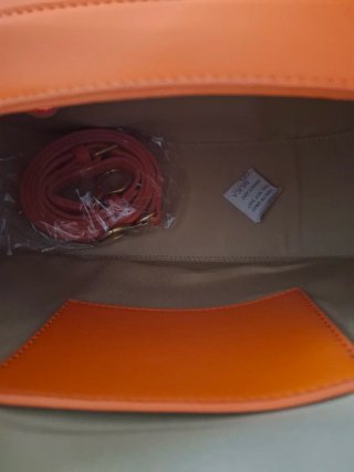 Bolso Moschino Naranja y Dorado
