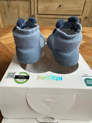Attipas zapatos respetuosos bebé