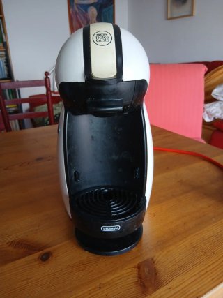 Cafetera Delonghi Blanca y Negra