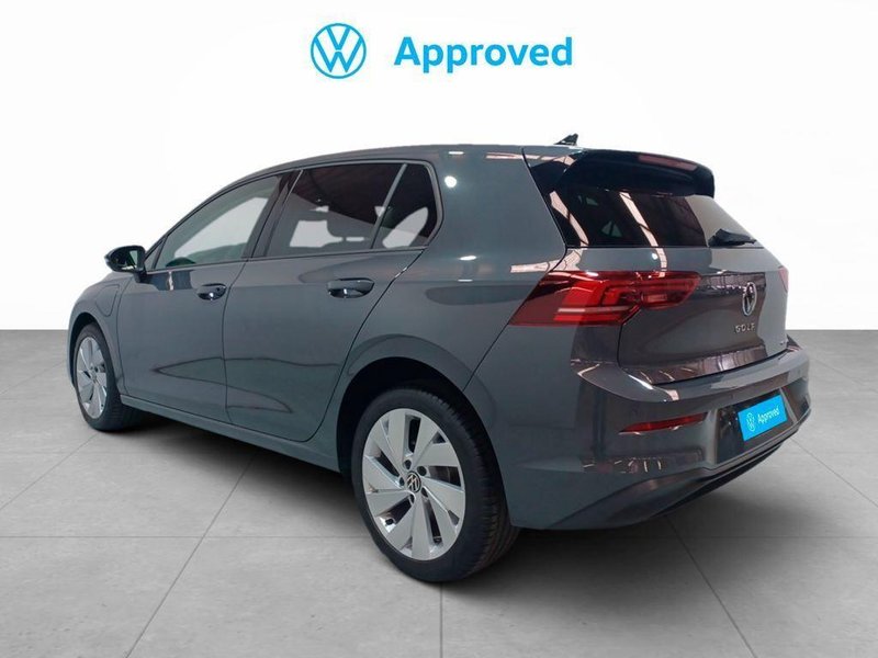 Volkswagen Golf 2025, foto 2