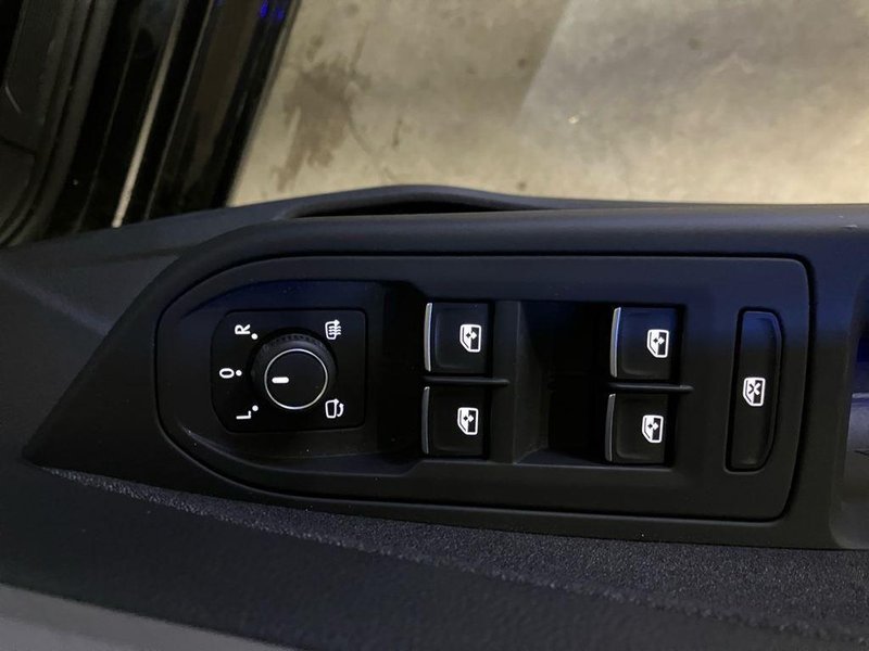 Volkswagen Golf 2025, foto 12