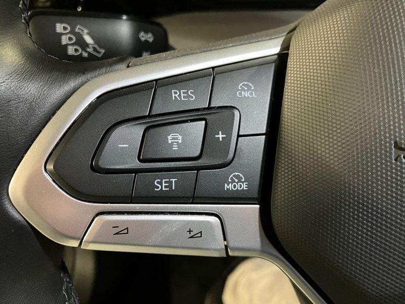Volkswagen Golf 2025, foto 13