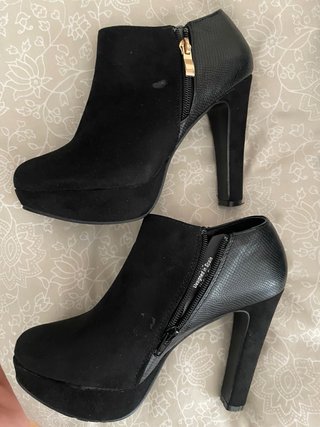 Botines de tacón negros