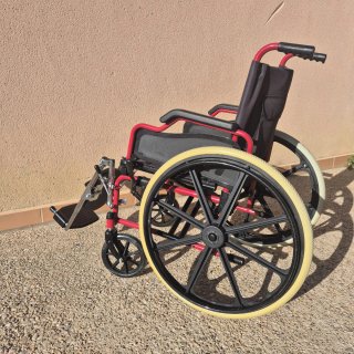Silla de ruedas sin uso