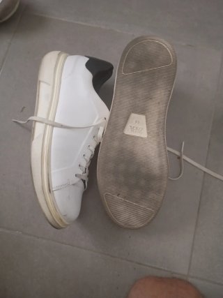 Zapatillas Zara Blancas y Negras