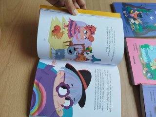 Llibres 1, 2 i 3 + 5 de regal col. Mia Fantasia