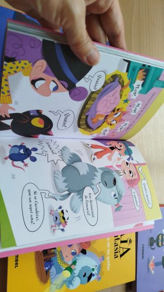 Llibres 1, 2 i 3 + 5 de regal col. Mia Fantasia