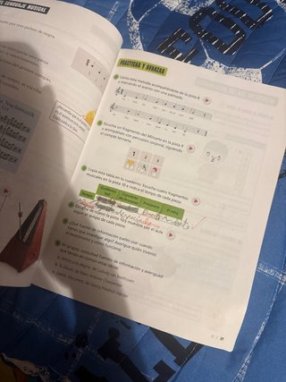 Libro de textoMúsica y Danza 3º Primaria Edelvives