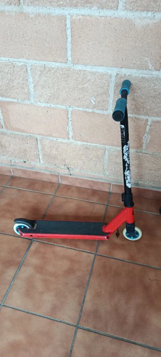 Patinete Patinaje Rojo y Negro