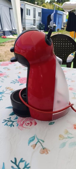Cafetera Dolce Gusto Roja Krups. No se envía.