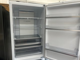 Nevera Combi Haier Puertas Cristal blanco 70 cm