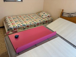 Cama convertible madera blanca/ rosa. 90cm