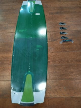 Tabla Kitesurf Slingshot Misfit 147