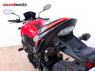 SUZUKI GSR 750