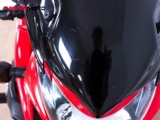 SUZUKI GSR 750