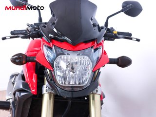 SUZUKI GSR 750