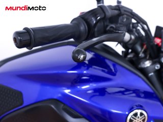 SUZUKI GSR 750