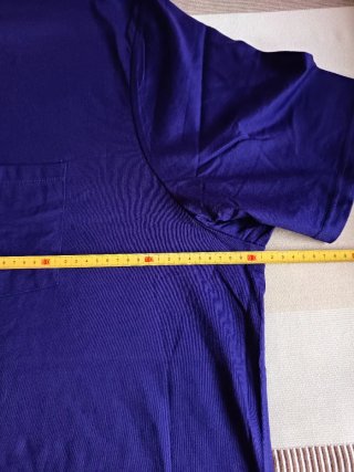Camiseta azul de hombre con bolsillo