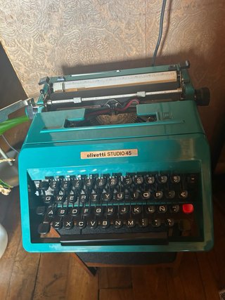 Máquina de escribir Olivetti Studio 45