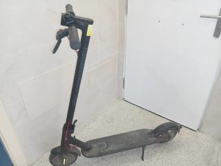 Patinete eléctrico en buen estado