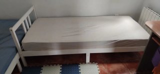 Cama con colchón SMYGA blanca IKEA. 6 meses.Tengo1