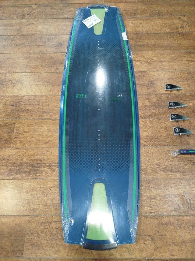 Tabla Kitesurf Slingshot Misfit 143
