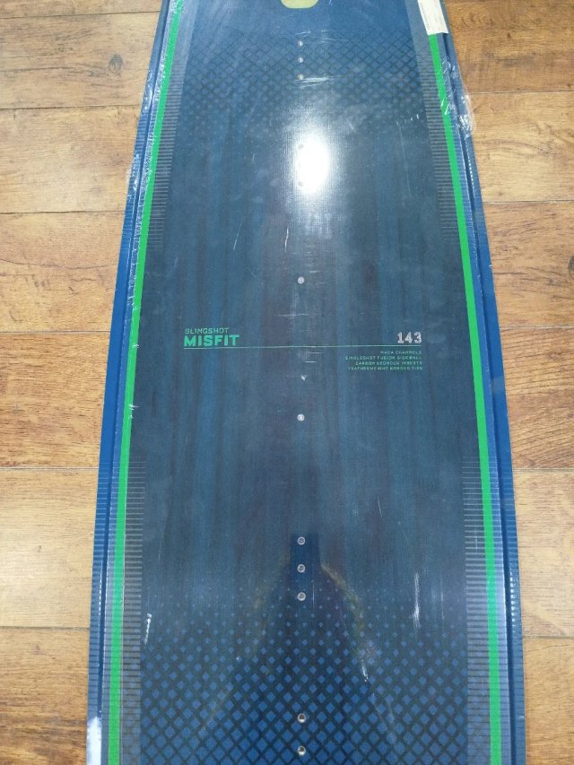 Tabla Kitesurf Slingshot Misfit 143