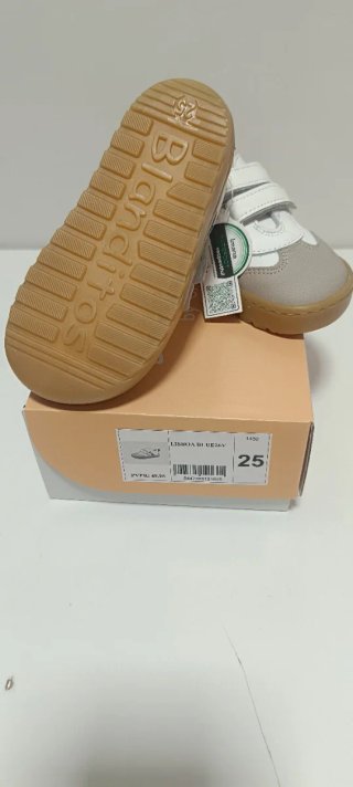 Zapatillas Blanditos T25 nuevas con caja