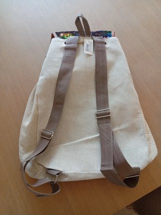 Mochila con lentejuelas y estampado floral