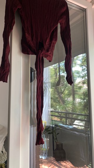 Top Zara color vino tinto manga larga