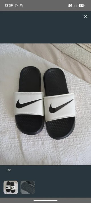 Chanclas Nike Negras y Blancas