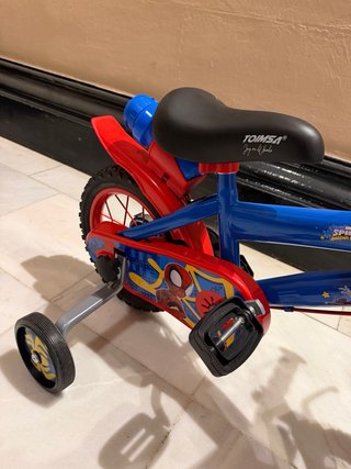 Bicicleta infantil Spiderman con ruedines