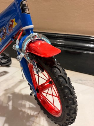 Bicicleta infantil Spiderman con ruedines
