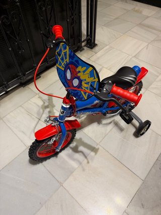 Bicicleta infantil Spiderman con ruedines