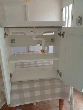 Mueble de baño Ikea con lavabo Tvallen