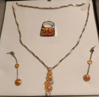 Conjunto de Joyas: Collar, Pendientes y Anillo