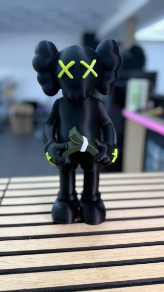 Figura Kaws Echo con impresora 3D