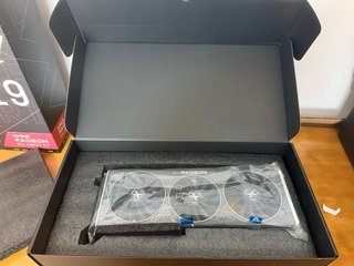 Tarjeta Gráfica XFX RX 6800 XT MERC 319