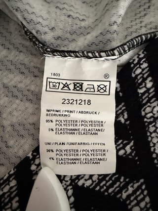 Vestido geométrico con lazo