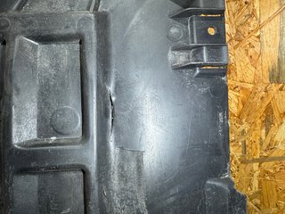 Placa inferior parachoques Mercedes Vito W447