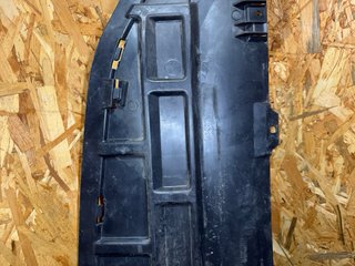 Placa inferior parachoques Mercedes Vito W447