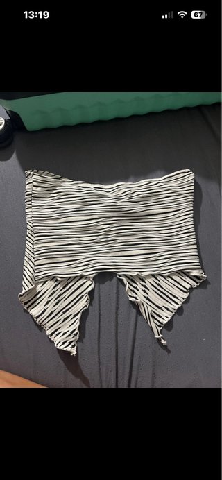 Top Banda Shein Rayas Blanco y Negro