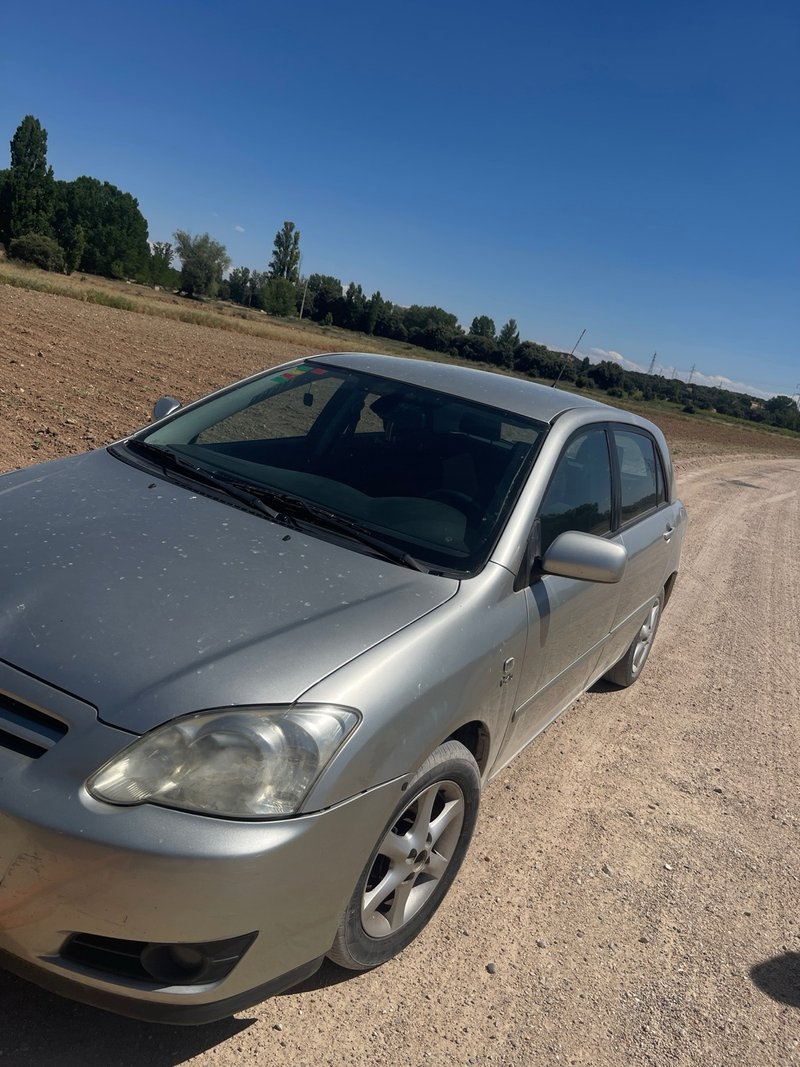Toyota Corolla 2004 - foto 1
