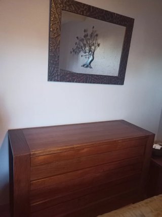 Cajonera de madera marrón